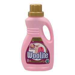 Detersivo liquido Woolite...